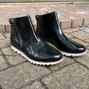 Sorel Black Ankle Boots with White Sole